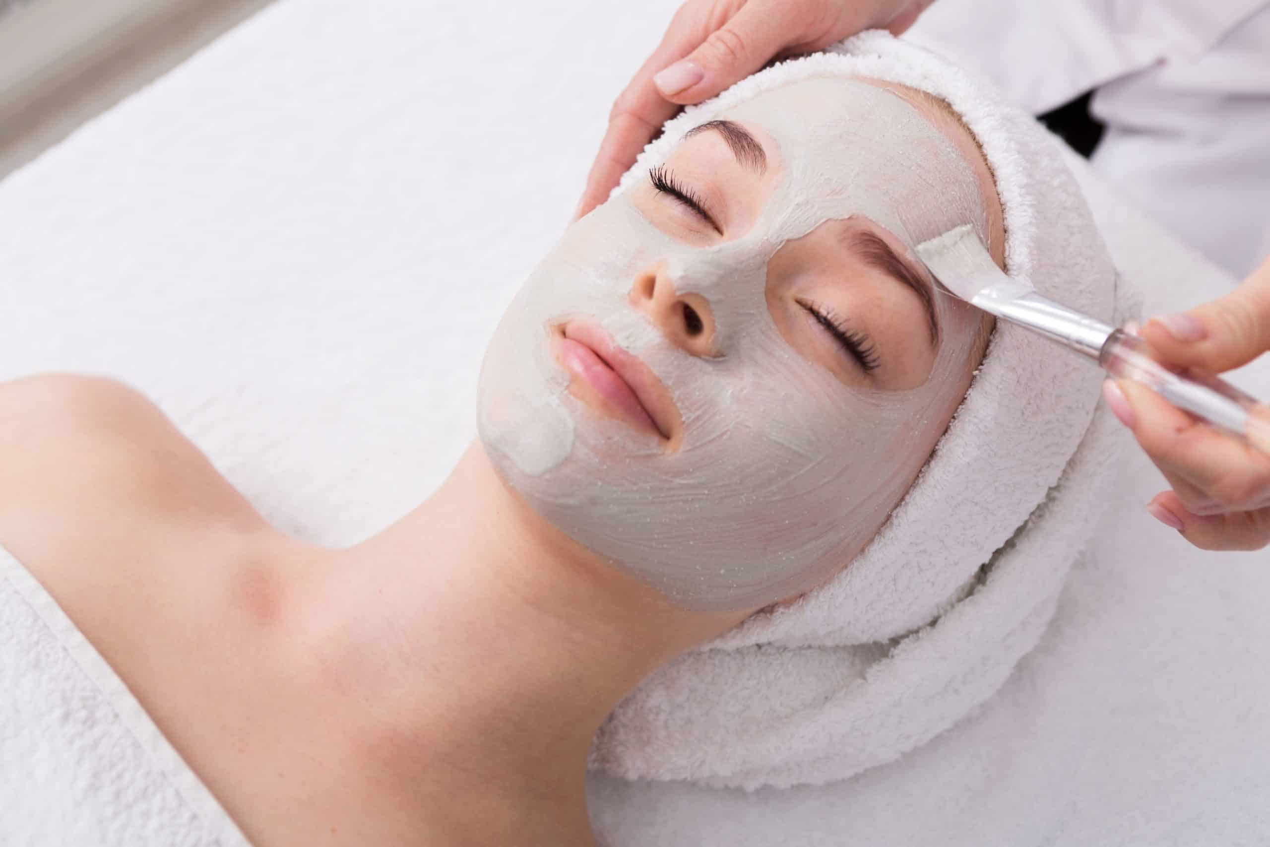 Discover the Radiance: Unveiling the DiamondGlow Facial